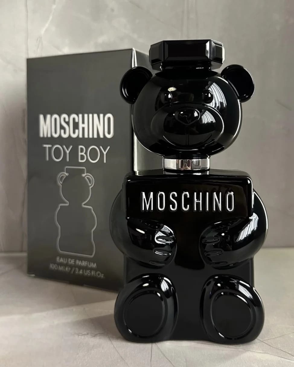 🎩 MOSCHINO TOY BOY – El lado atrevido de la elegancia masculina 🧴 100 ML + Perfumerito Recargable GRATIS