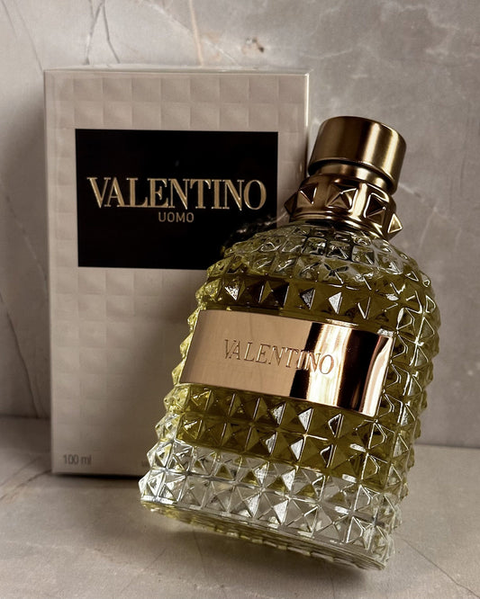 VALENTINO UOMO (DAMA) – ELEGANCIA ITALIANA EN ESTADO PURO 🌟 100 ML + Perfumerito Recargable GRATIS