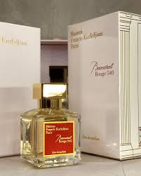 💎✨ BACCARAT ROUGE 540 – 80ML + PERFUMERO RECARGABLE GRATIS  Una fragancia de lujo inolvidable para mujeres únicas